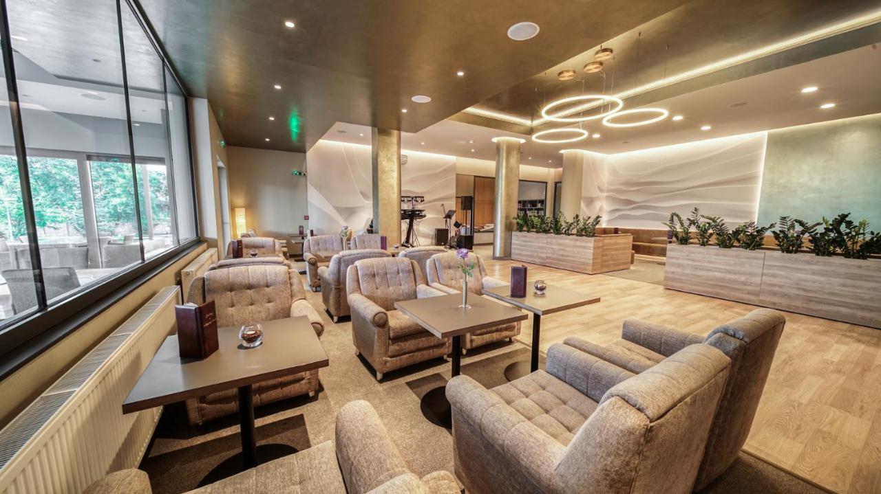 MÁJ Hotel Medical Wellness Piest'any Esterno foto