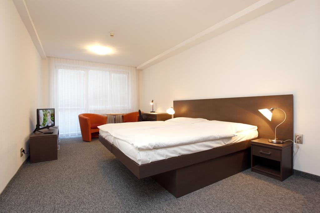 MÁJ Hotel Medical Wellness Piest'any Camera foto