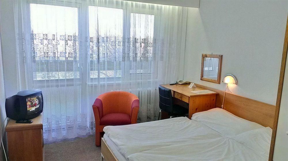 MÁJ Hotel Medical Wellness Piest'any Esterno foto